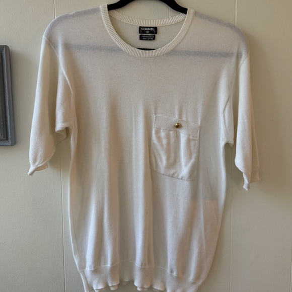 Share Vintage Women's Ivory Chanel Short Sleeve Knit Tee Pocket Gold Button - Picture 2 of 8